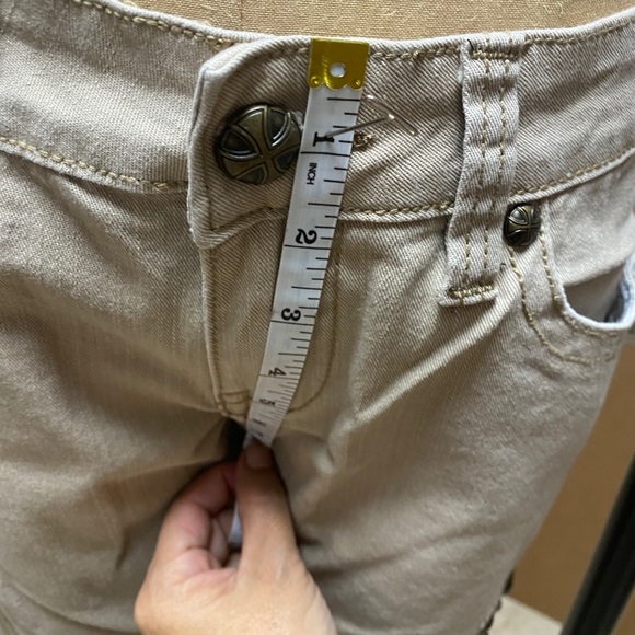 Antique Rivet Khaki Jeans - Picture 11 of 16